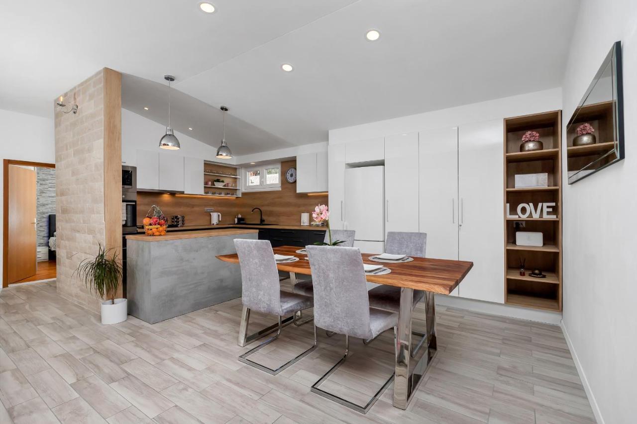 Apartments Rose Baska Voda Ngoại thất bức ảnh